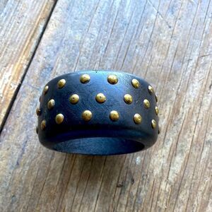 Wood studded bracelet 